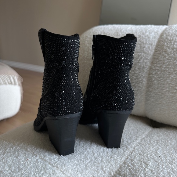 Very G Black Austin Booties - Picture 5 of 6